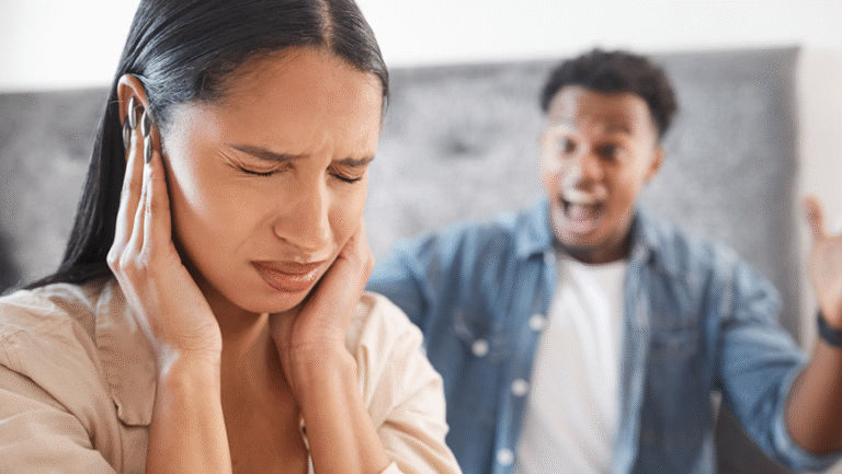 Hiperacusia: Comprendiendo el Dolor Auditivo y su Impacto en la Vida Diaria